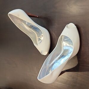 Marc Fisher "Meendless" White heel, New